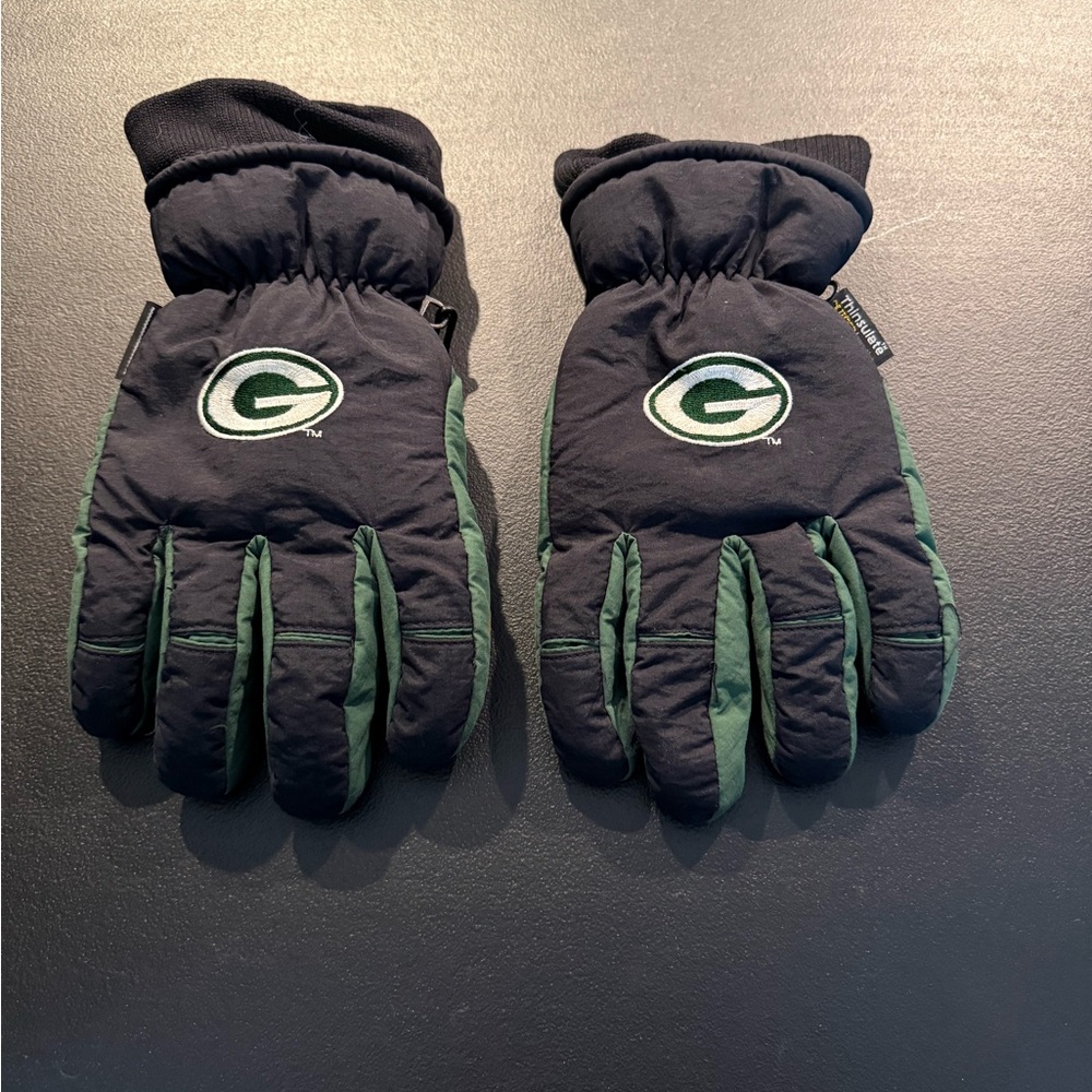 3M Thinsulate Black and Green Gloves